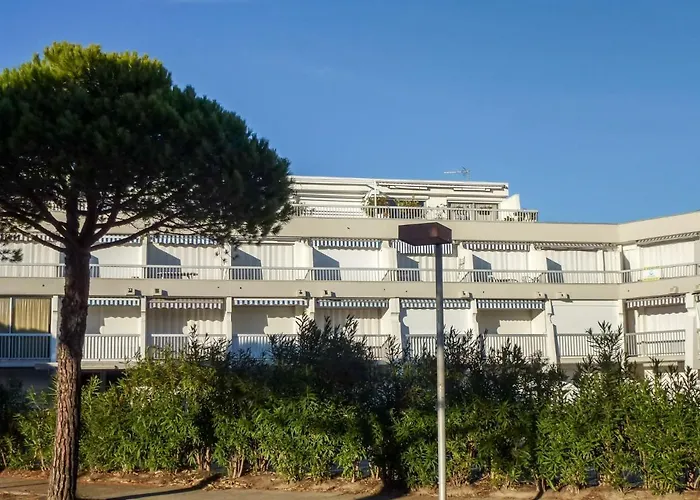 La Fregate-12 By Interhome Le Grau-du-Roi